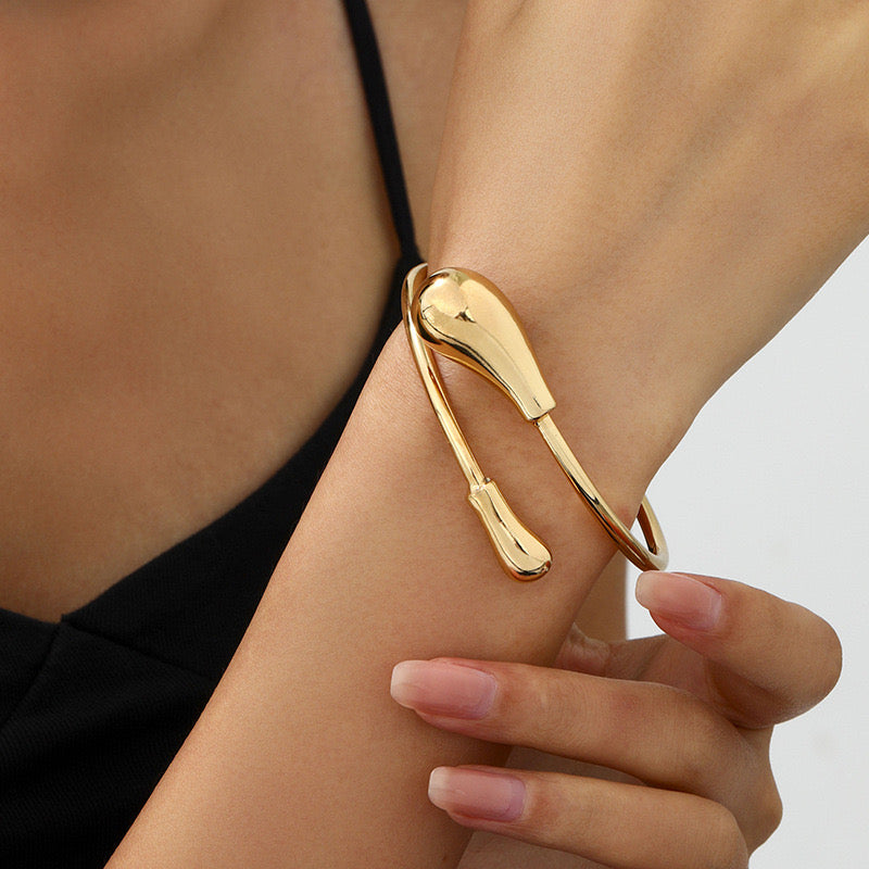Molten Gold Jewelry Set | Statement Necklace, Bracelet & Ring for Women