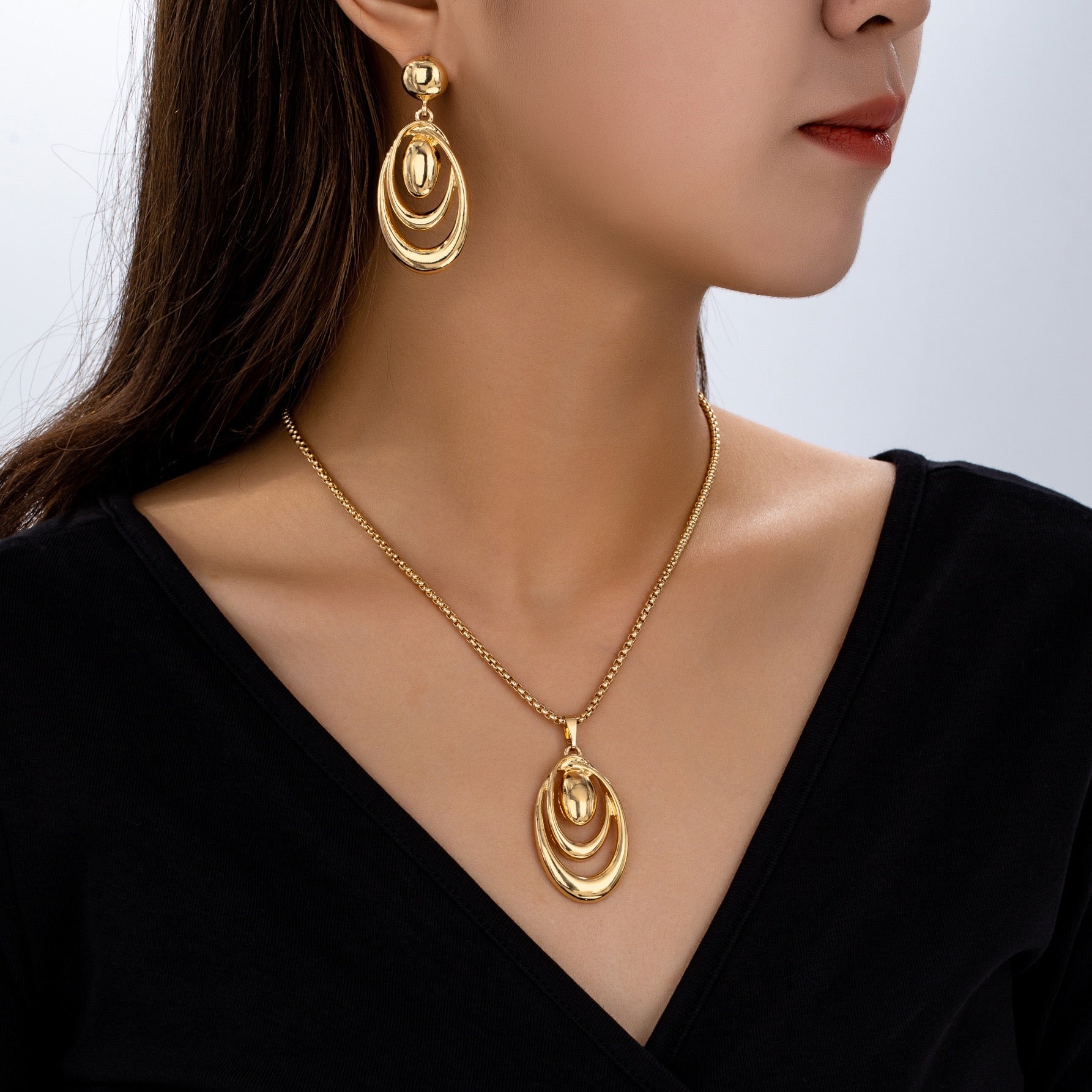 Gold Oval Layered Necklace & Earring Set | Statement Jewelry for Women